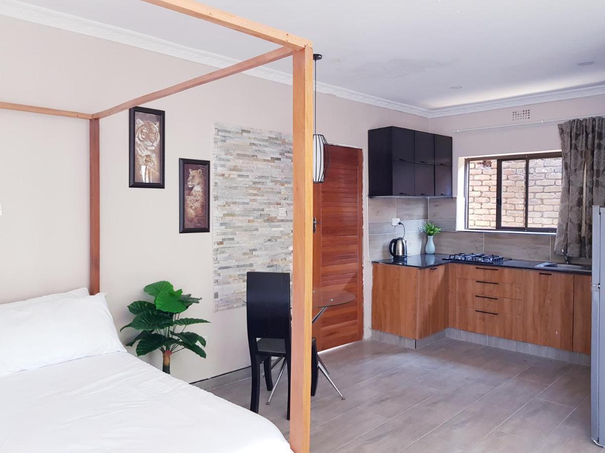 Chinyonga Guesthouse Limbe Buitenkant foto